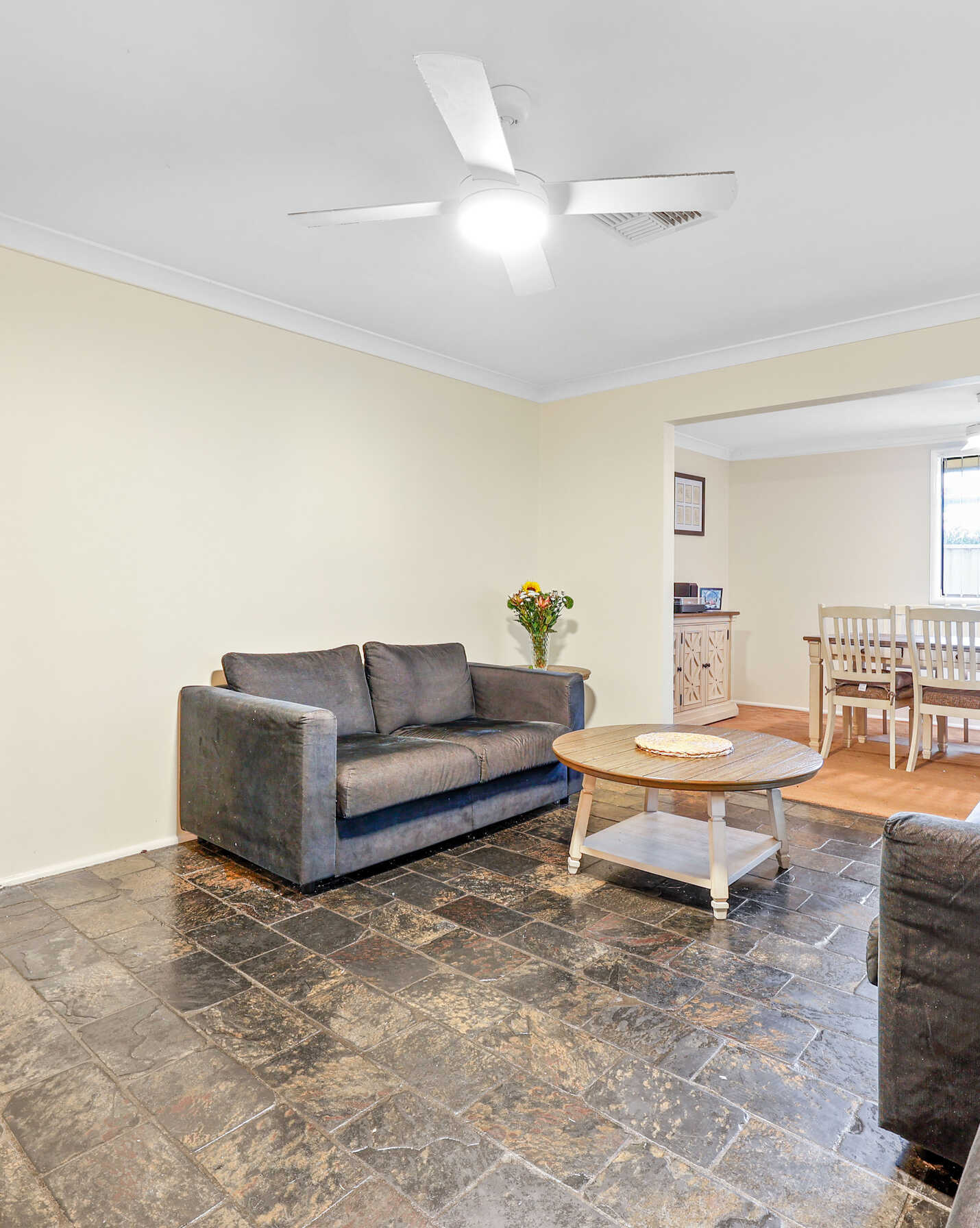 8 Larapinta Crescent St Helens Park, Park - Thumbnail 2