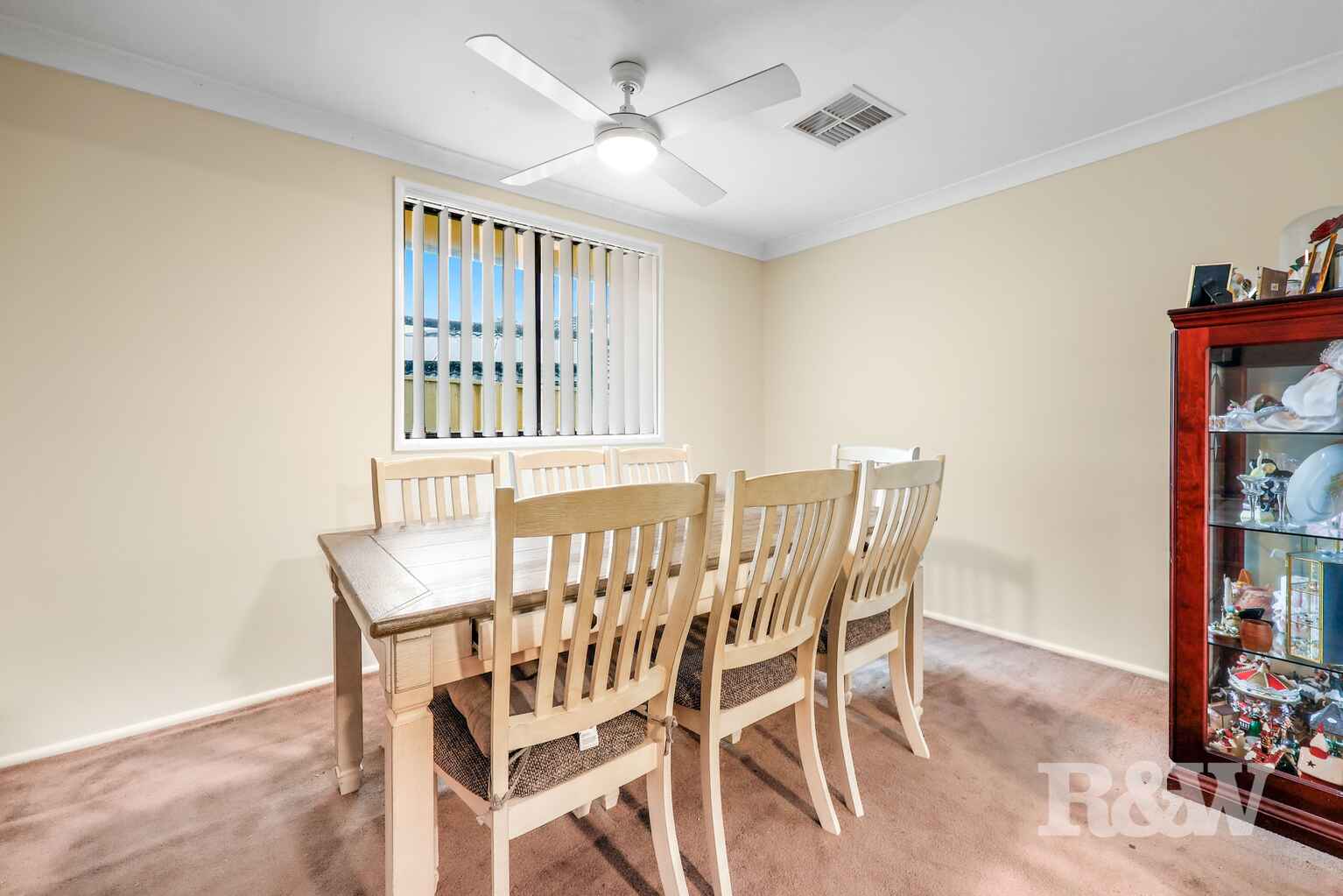 8 Larapinta Crescent St Helens Park 8 Larapinta Crescent St Helens Park
