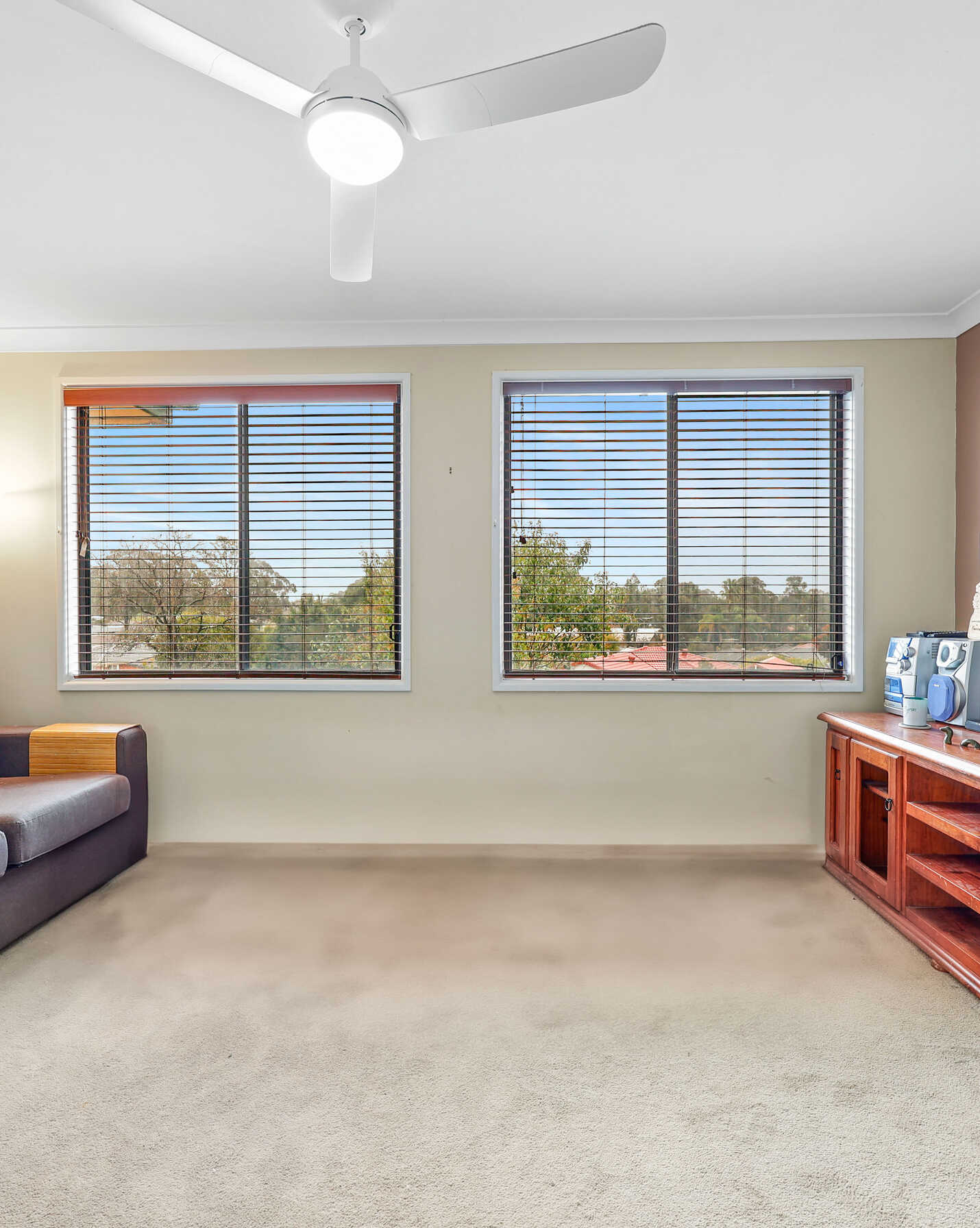 8 Larapinta Crescent St Helens Park, Park - Thumbnail 6