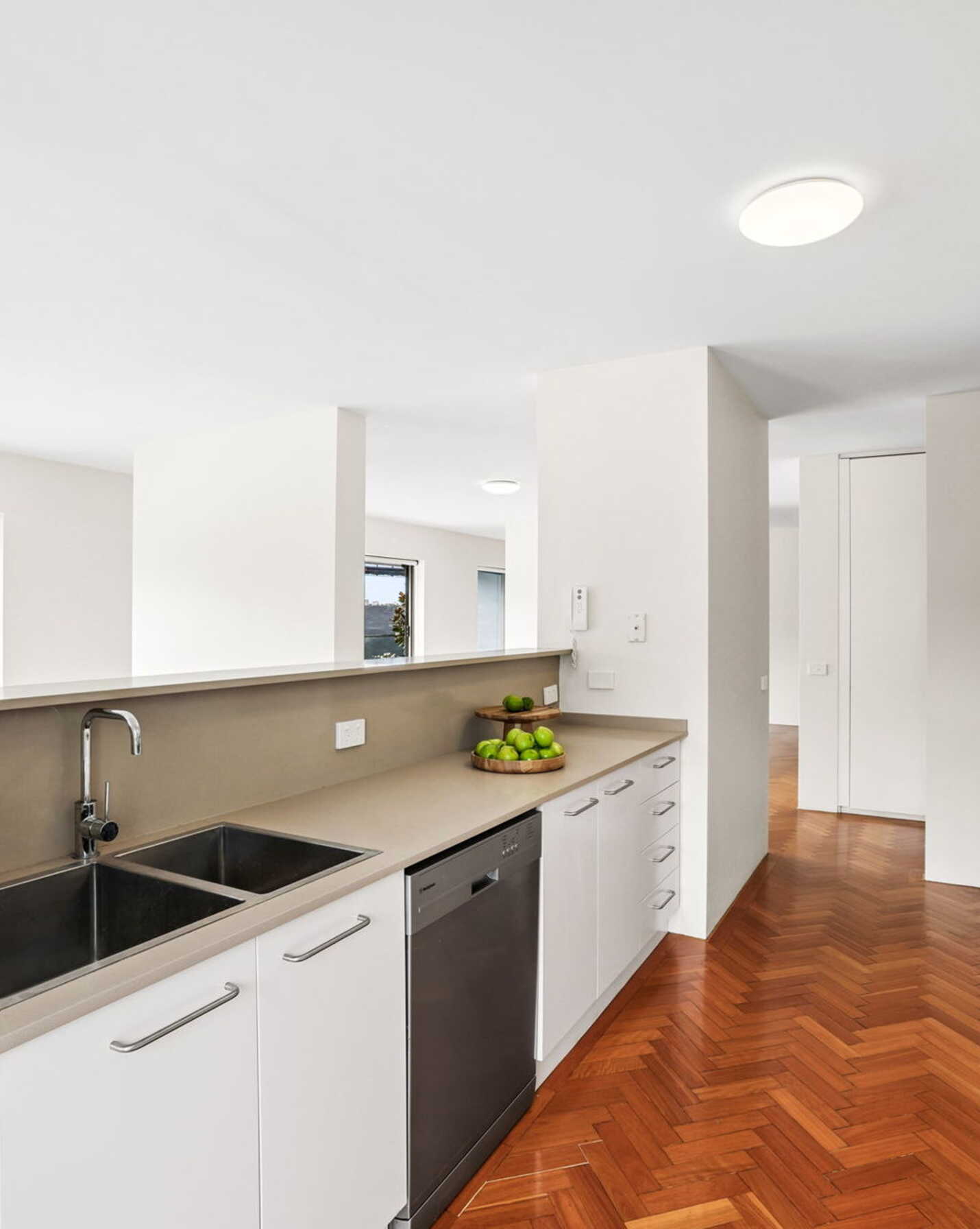 5/33 East Crescent Street McMahons Point, Point - Thumbnail 7