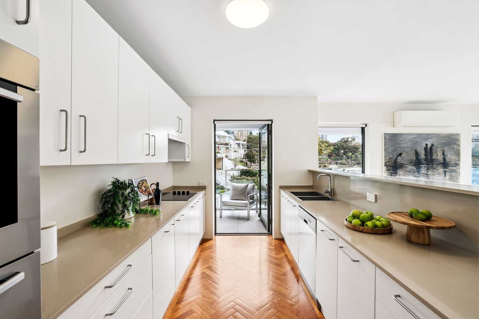 5/33 East Crescent Street McMahons Point