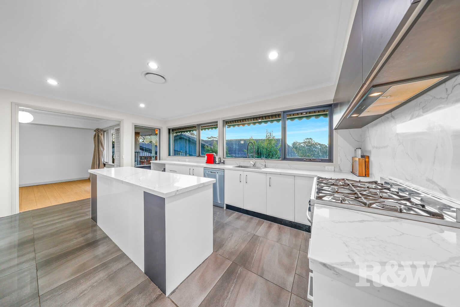 12 OMARU CRESCENT Bradbury 12 OMARU CRESCENT Bradbury