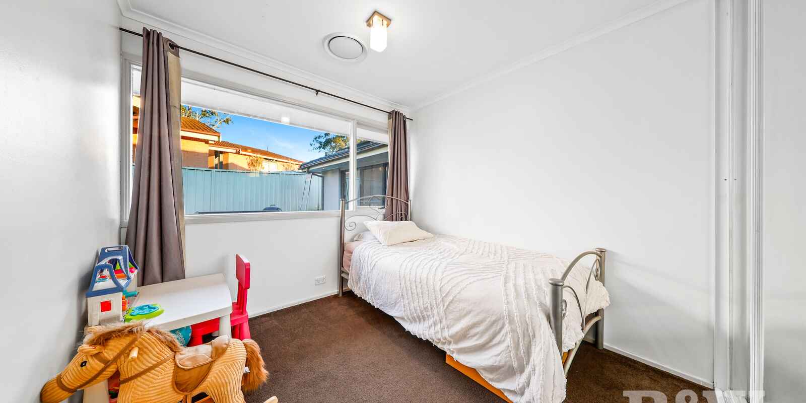 12 OMARU CRESCENT Bradbury 12 OMARU CRESCENT Bradbury