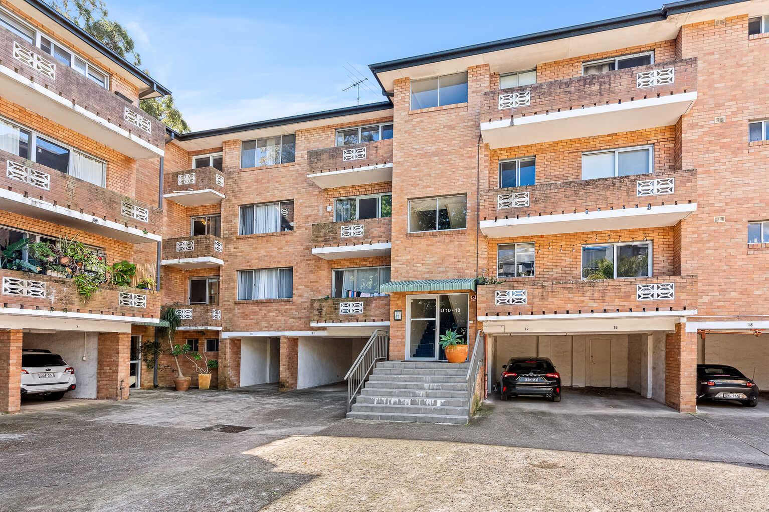 6/289 STANMORE ROAD Petersham