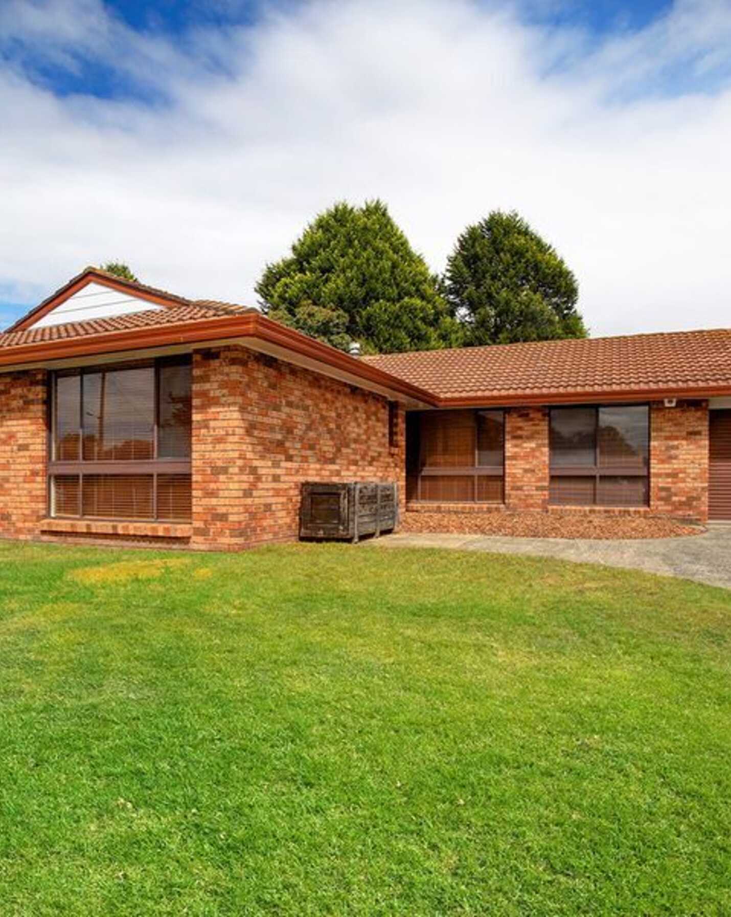 41 Kennedy Close Moss Vale, Vale - Image 1