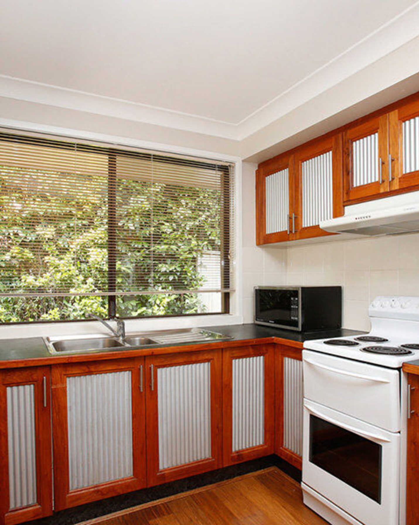 61 Middle Road Exeter, Exeter - Thumbnail 4