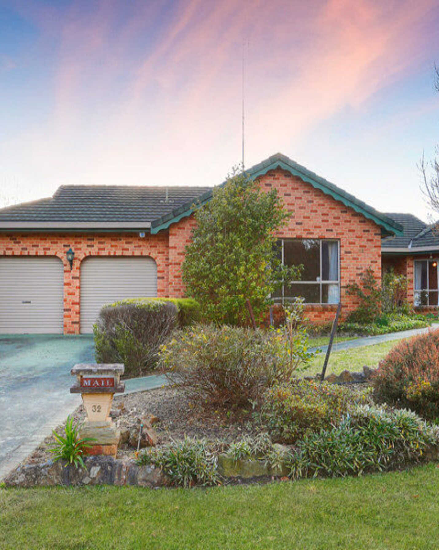 32 Simon Place