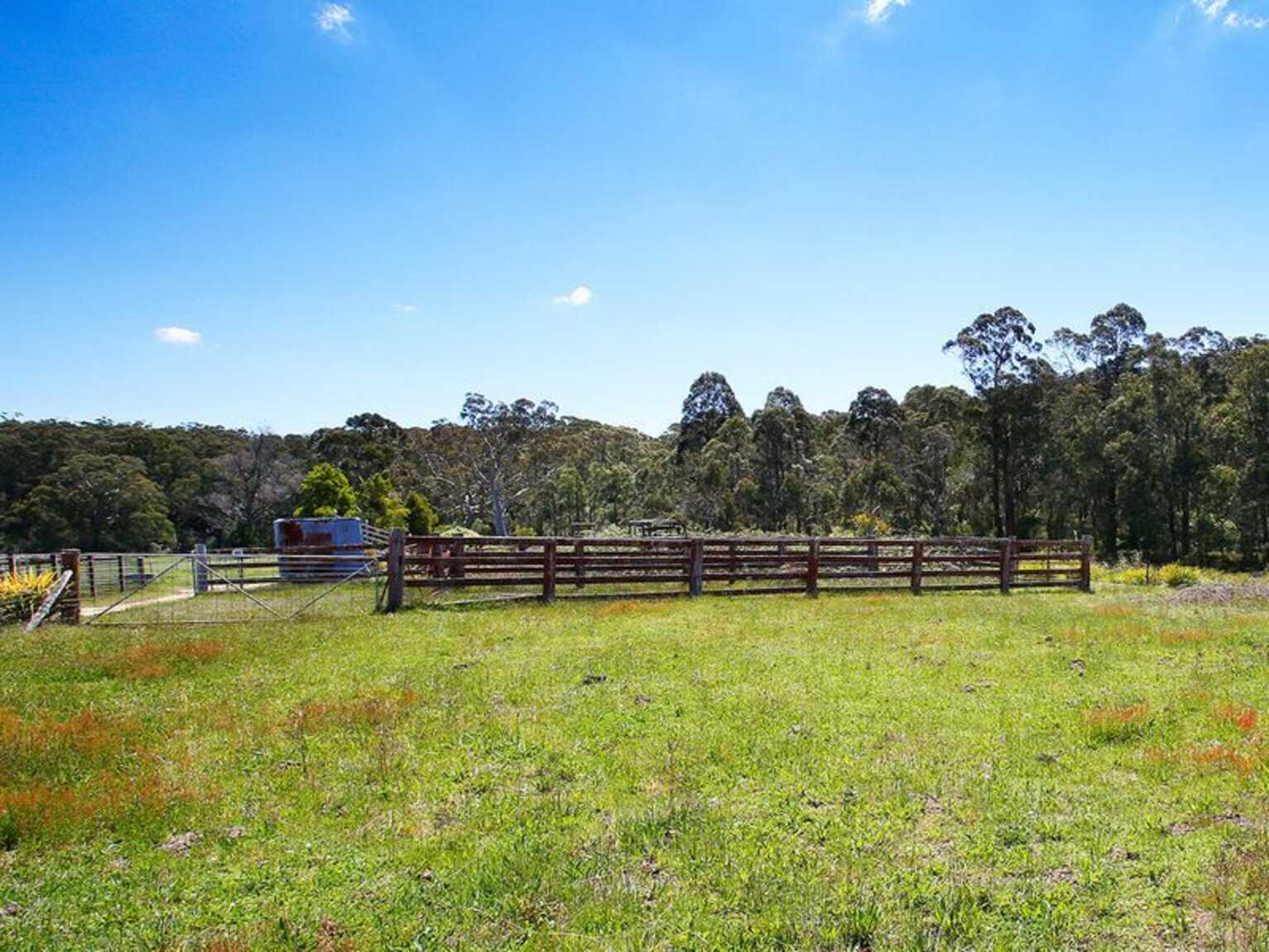 24 Shangri La Road Bundanoon 24 Shangri La Road Bundanoon