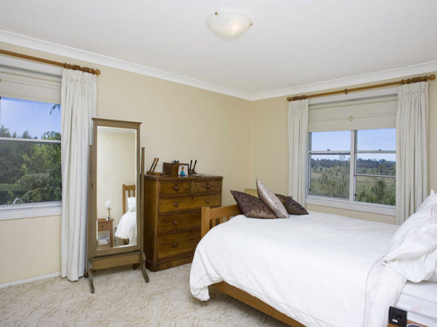 120 Nowra Road Moss Vale 120 Nowra Road Moss Vale