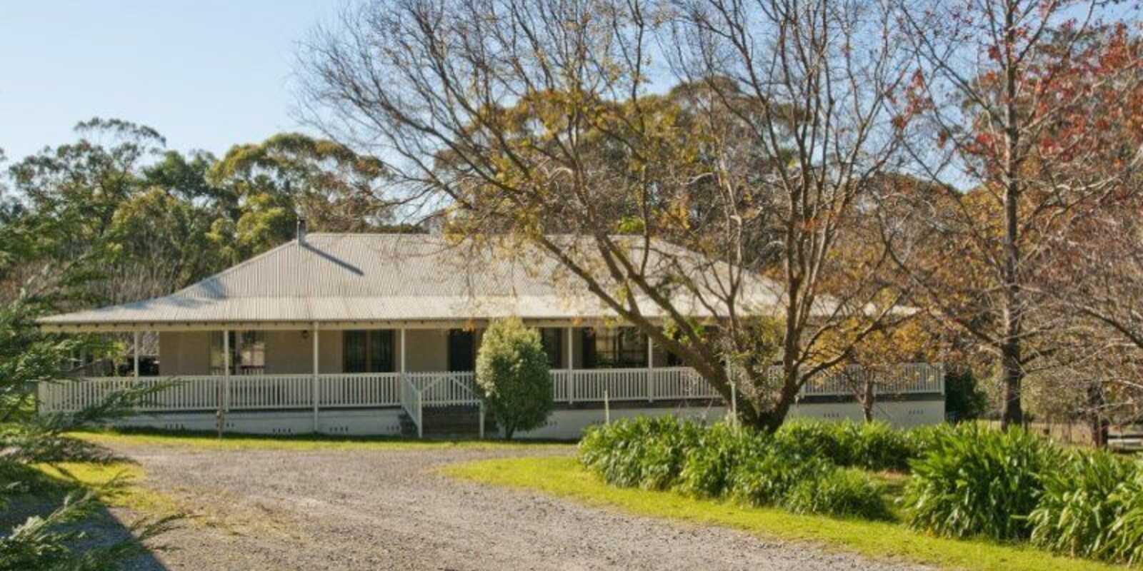 90 Corrie Road Alpine 90 Corrie Road Alpine