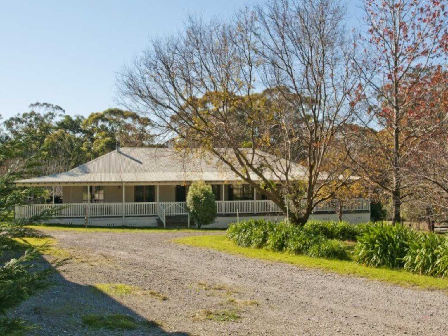 90 Corrie Road Alpine 90 Corrie Road Alpine