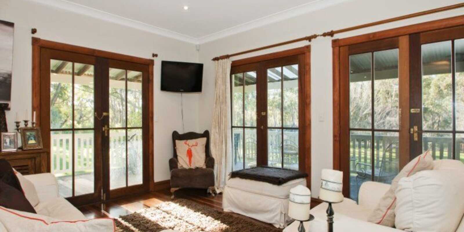 90 Corrie Road Alpine 90 Corrie Road Alpine