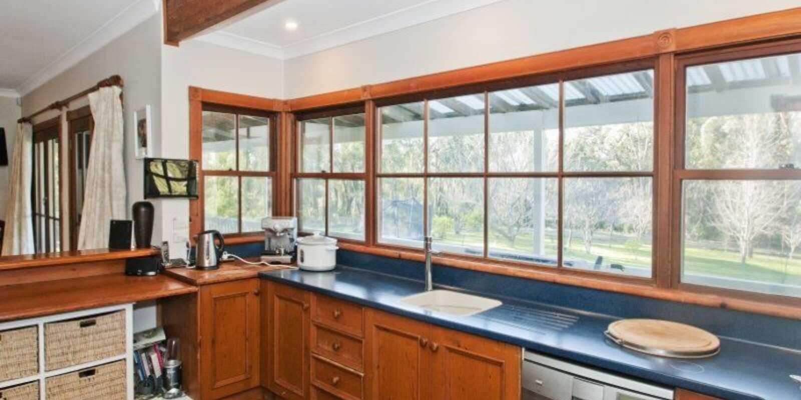 90 Corrie Road Alpine 90 Corrie Road Alpine