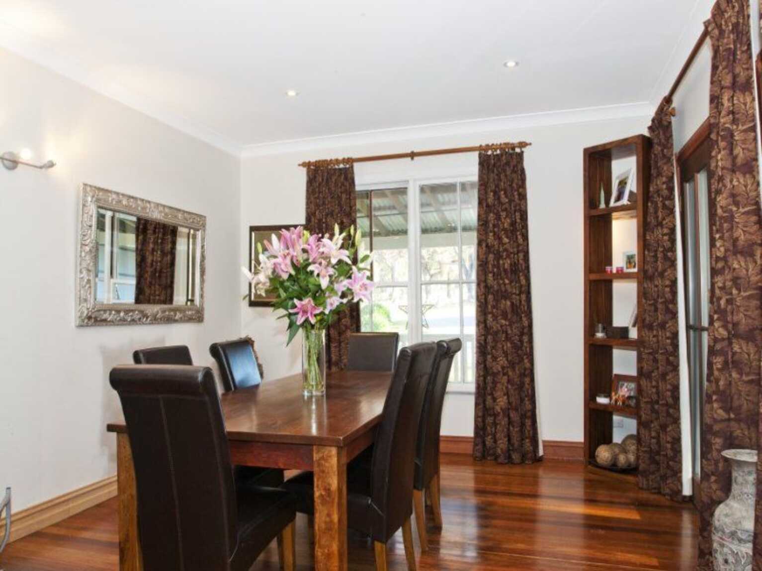 90 Corrie Road Alpine 90 Corrie Road Alpine