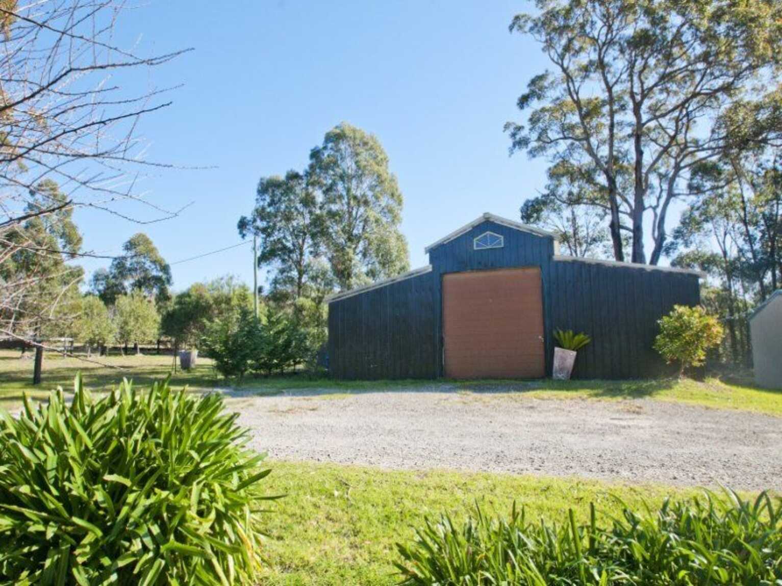 90 Corrie Road Alpine 90 Corrie Road Alpine