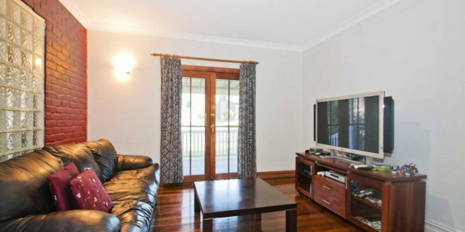 90 Corrie Road Alpine 90 Corrie Road Alpine