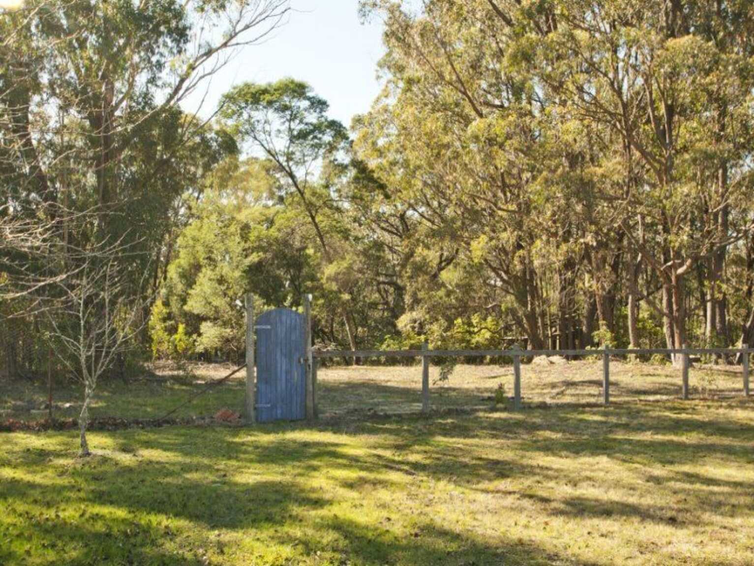 90 Corrie Road Alpine 90 Corrie Road Alpine