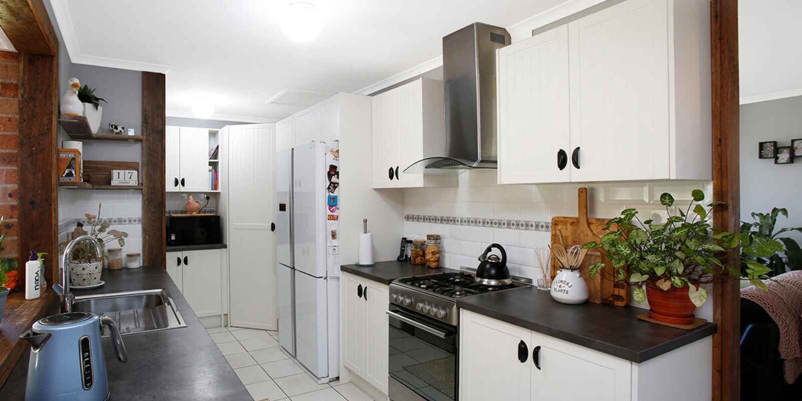 Contact Agent Wombeyan Caves Road Bullio