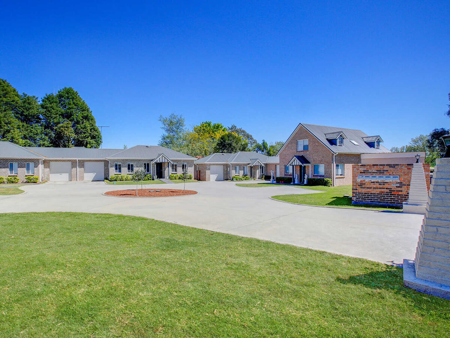 4/8 Hawkins Street Moss Vale
