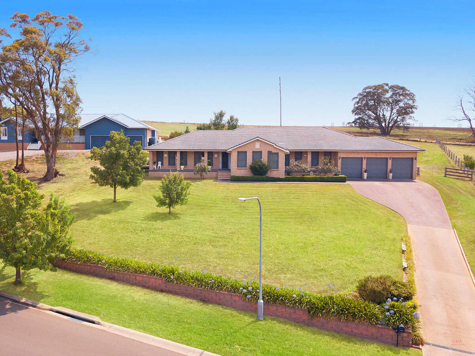 10 Windsor Crescent Moss Vale