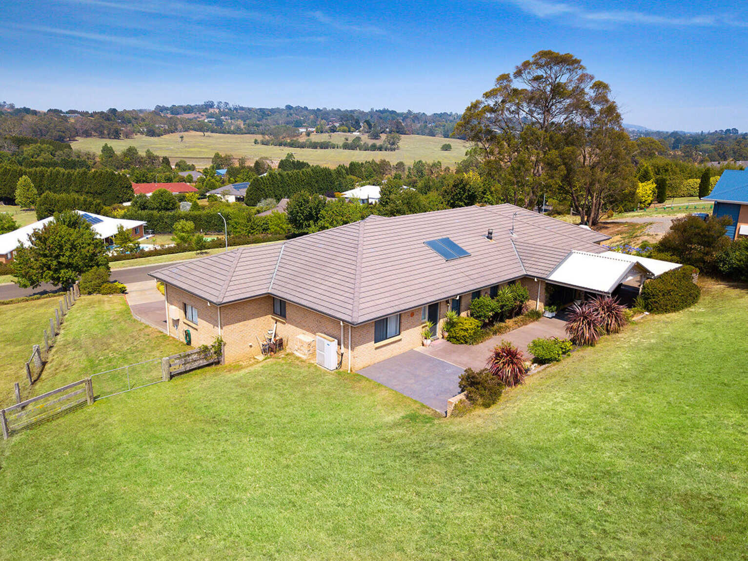 10 Windsor Crescent Moss Vale
