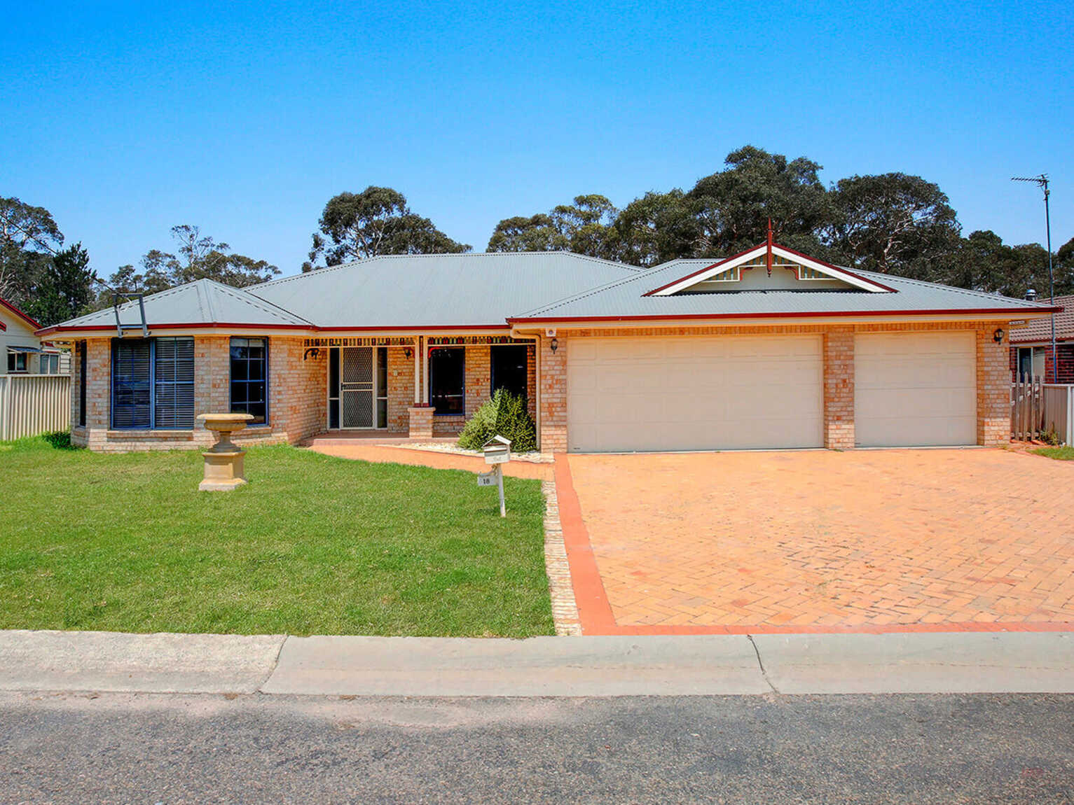 18 Collins Street Marulan 18 Collins Street Marulan