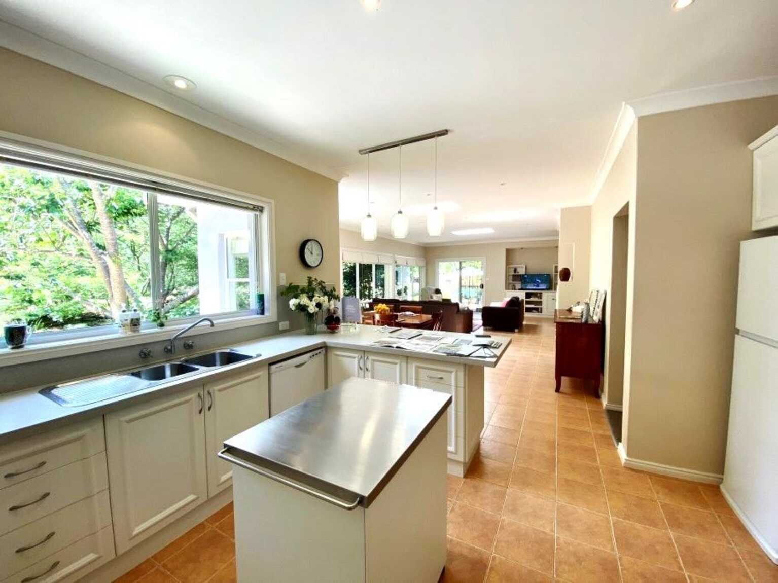 1 Hurlingham Avenue Burradoo 1 Hurlingham Avenue Burradoo