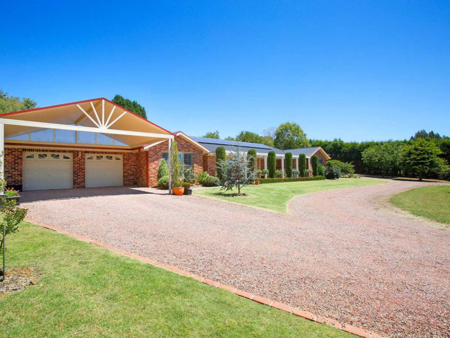 2 Hampton Crt Moss Vale 2 Hampton Crt Moss Vale