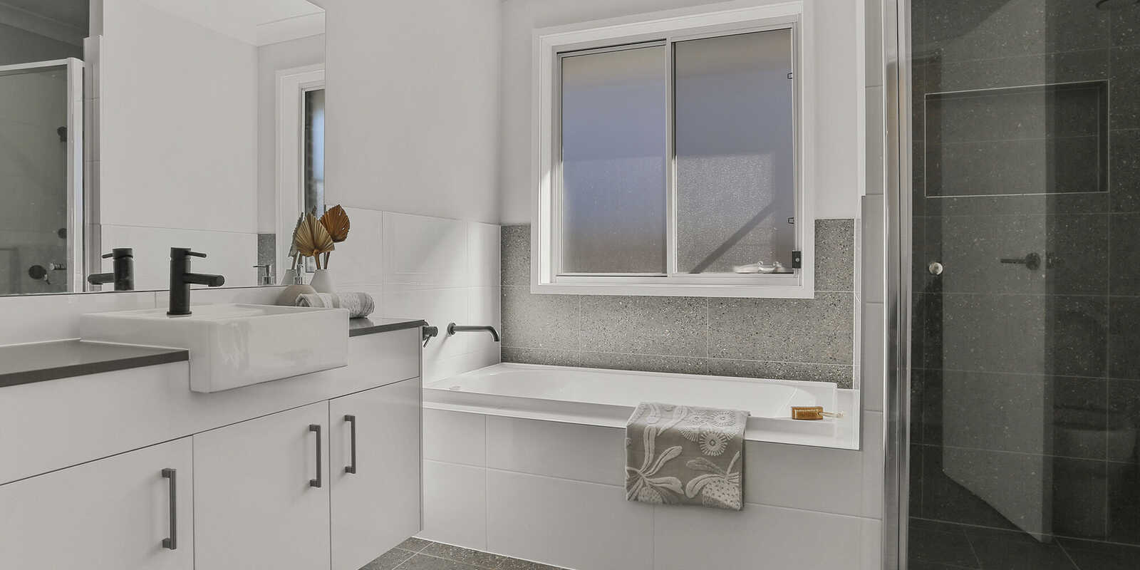 52 & 52a Yarrawa Street Moss Vale 52 & 52a Yarrawa Street Moss Vale