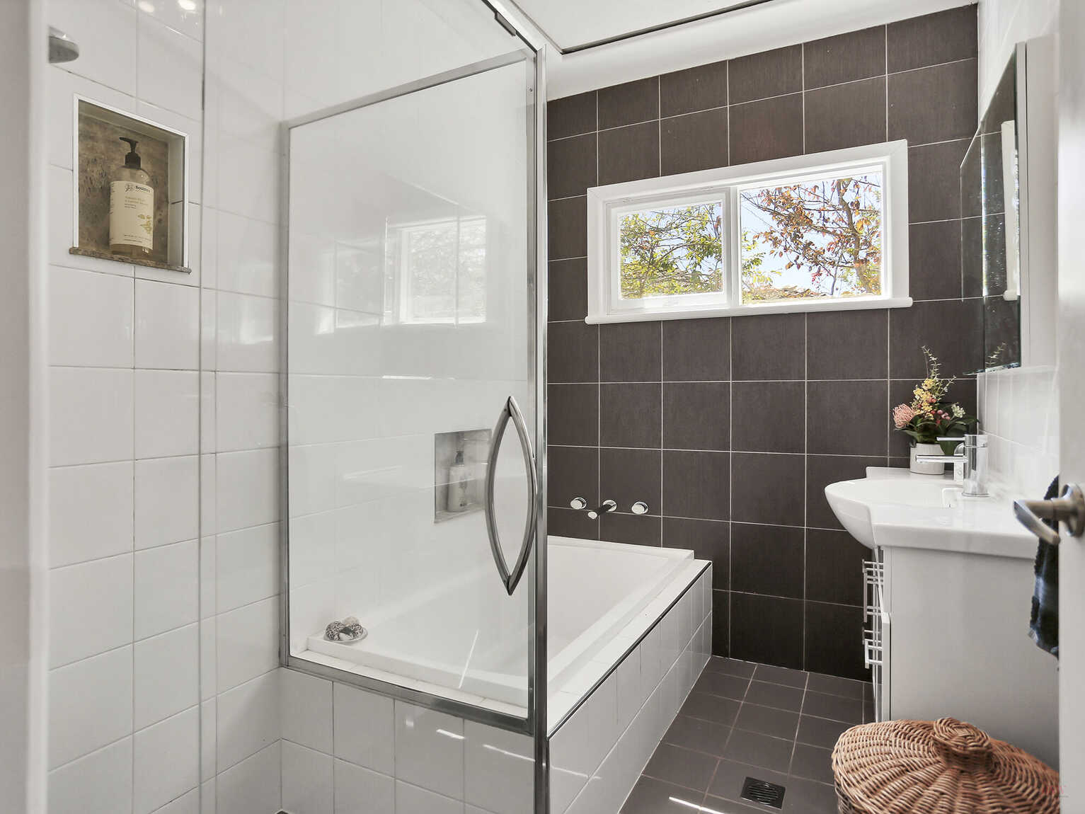 2a Pine Street Moss Vale 2a Pine Street Moss Vale