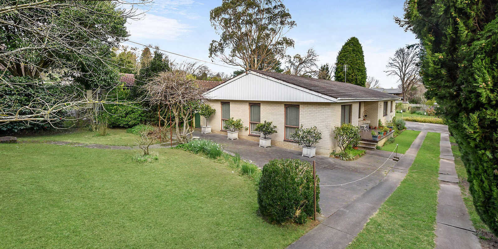 17 Banksia Street Bowral 17 Banksia Street Bowral