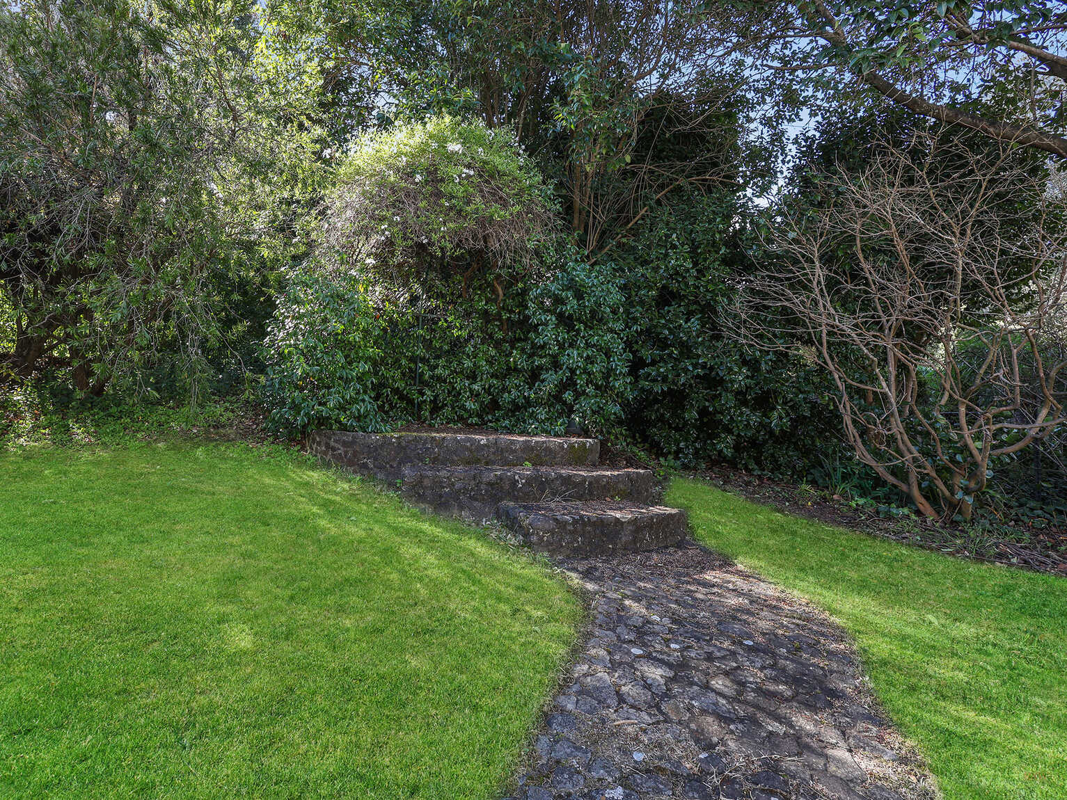 17 Banksia Street Bowral 17 Banksia Street Bowral