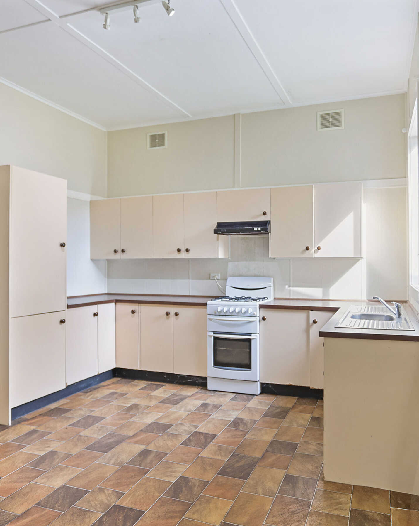 49 Kirkham Road Bowral, Bowral - Thumbnail 6