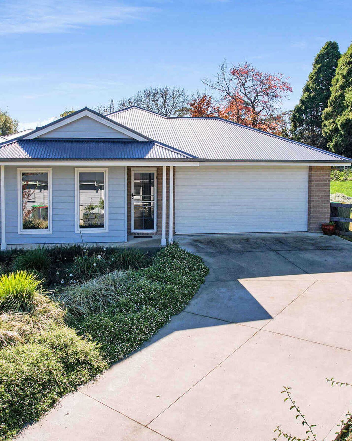 6 Lochinvar Drive Bundanoon, Bundanoon - Image 1