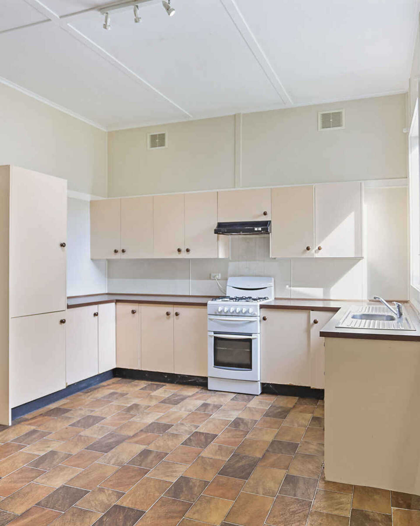 49 Kirkham Road Bowral, Bowral - Thumbnail 6