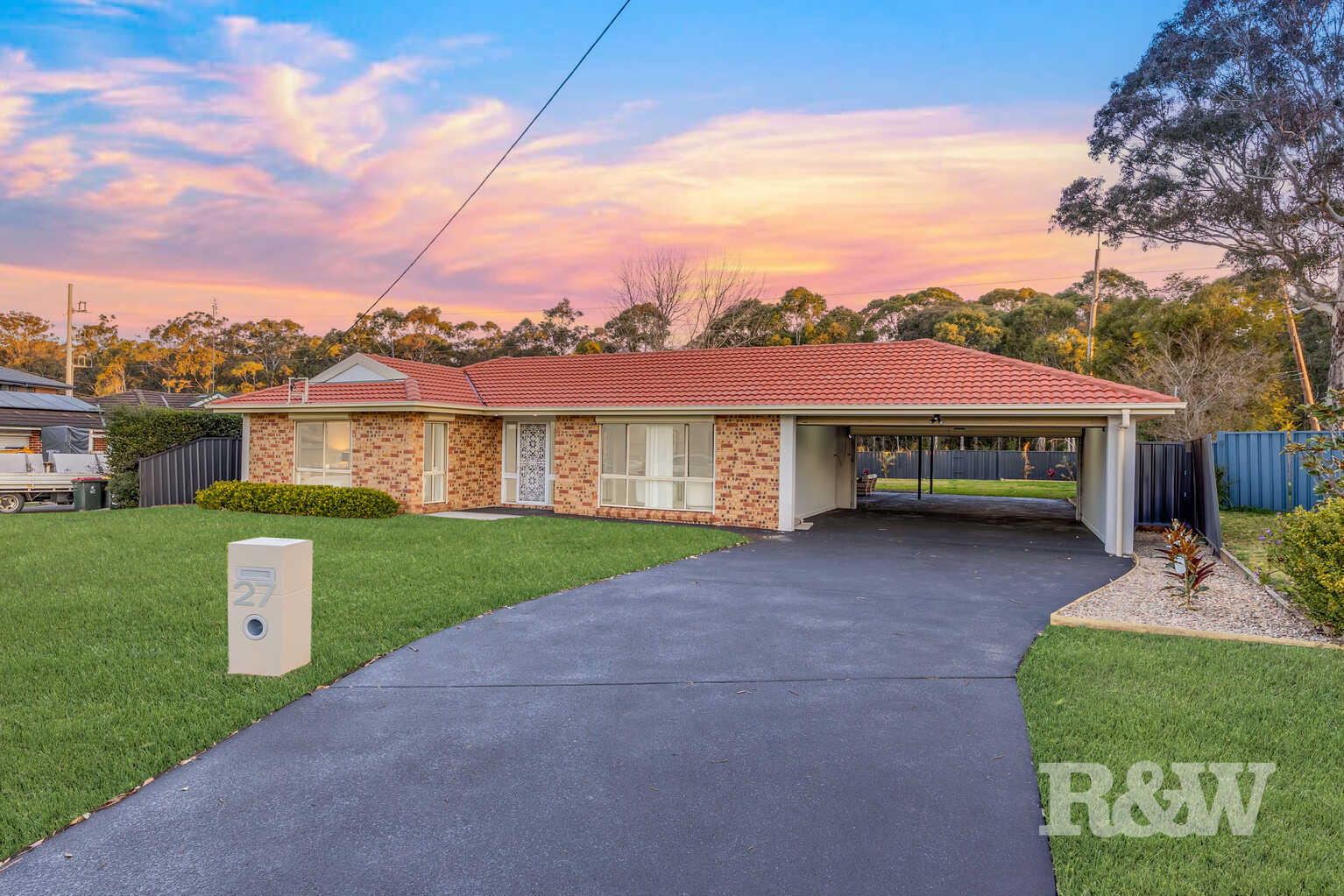 27 St James Place Appin 27 St James Place Appin