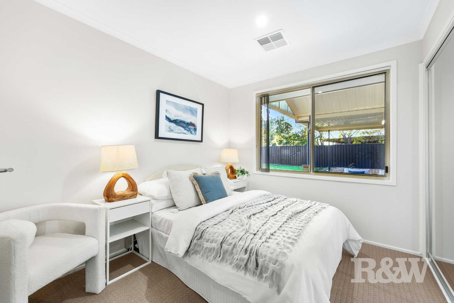 27 St James Place Appin 27 St James Place Appin