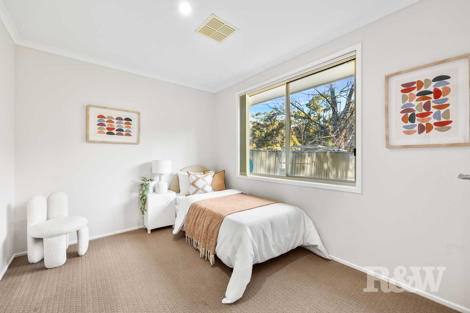 27 St James Place Appin 27 St James Place Appin