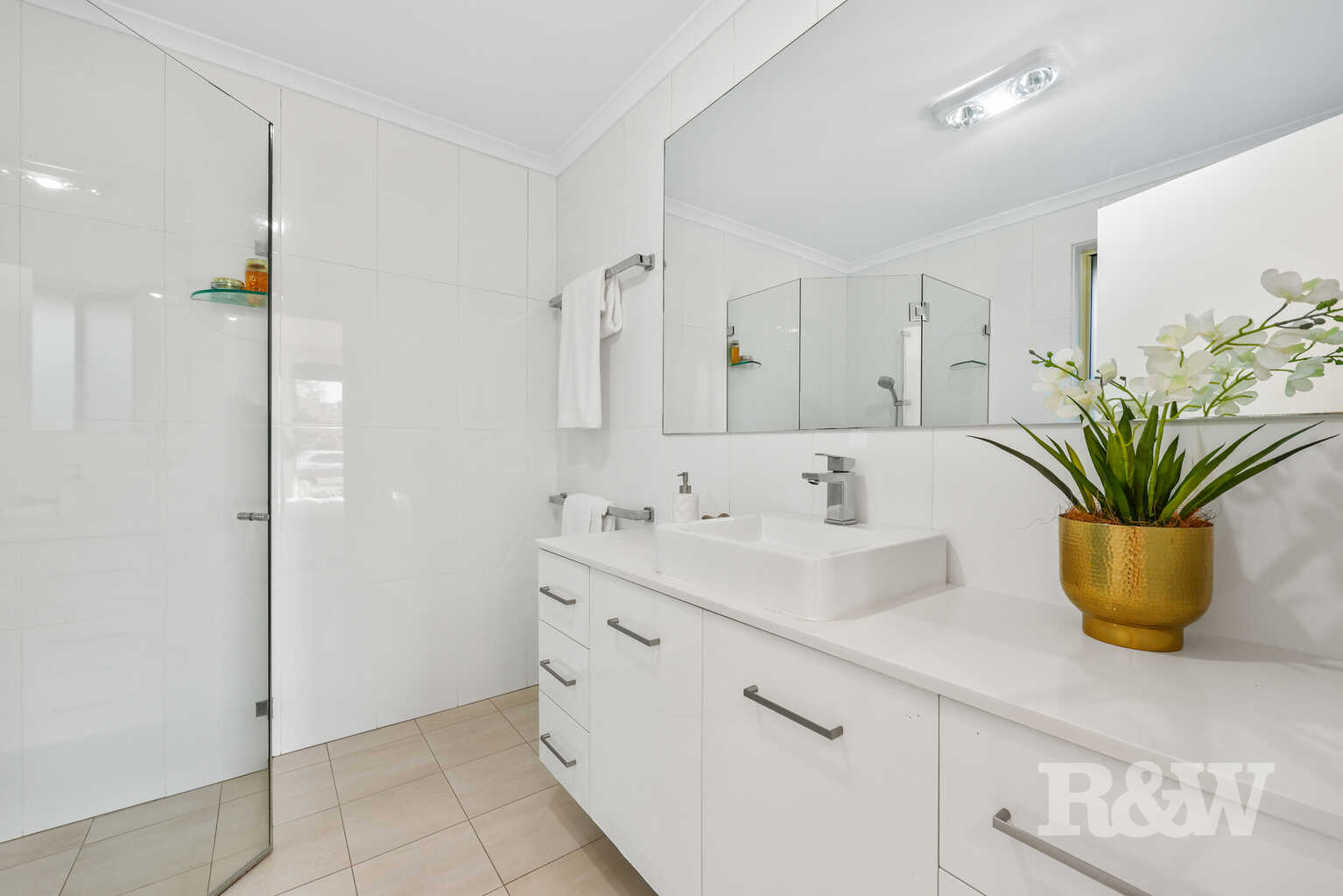 27 St James Place Appin 27 St James Place Appin