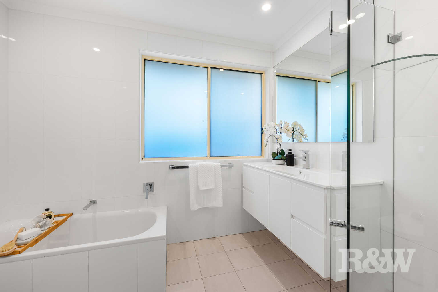 27 St James Place Appin 27 St James Place Appin