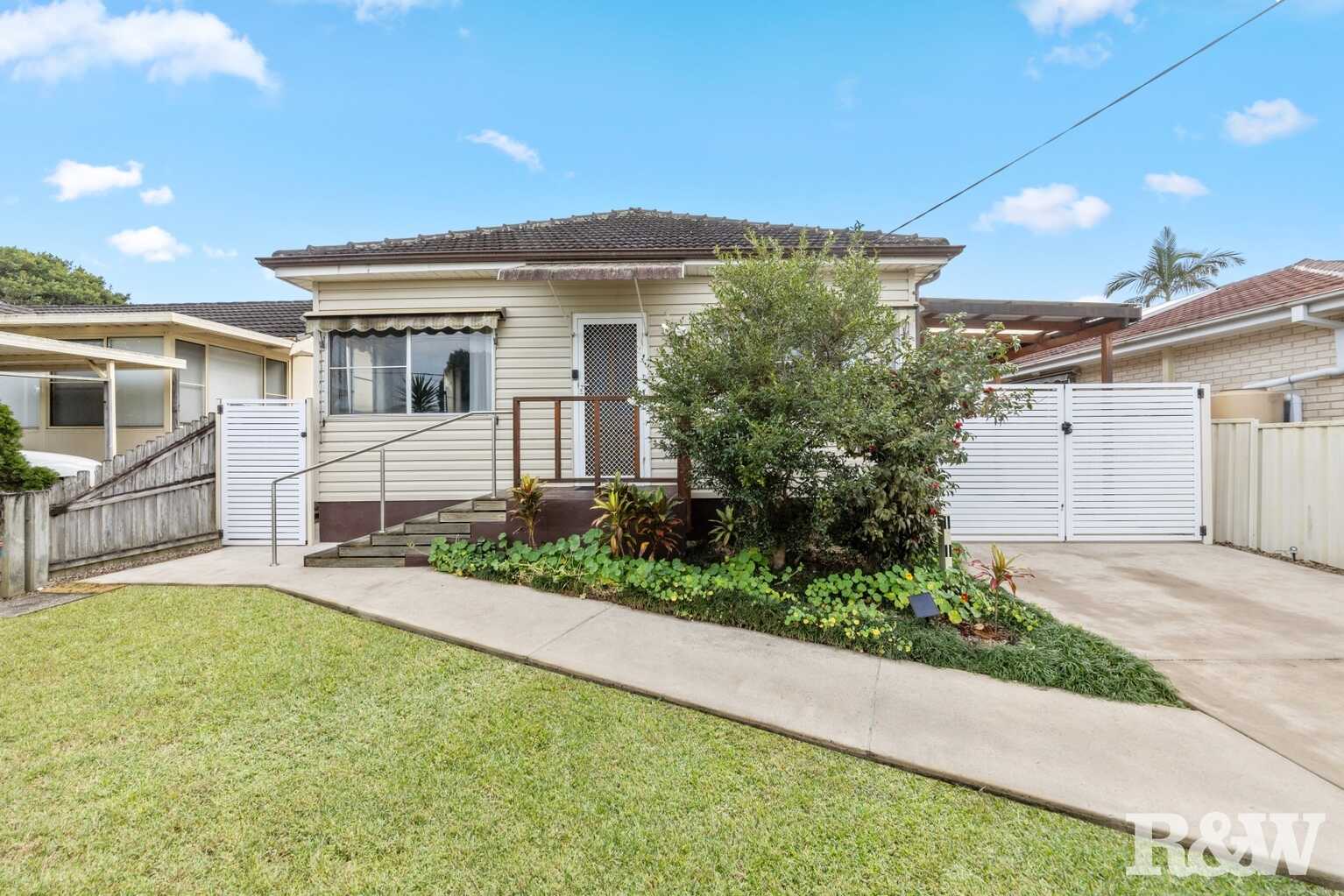 71 Karingi Street Ettalong Beach 71 Karingi Street Ettalong Beach