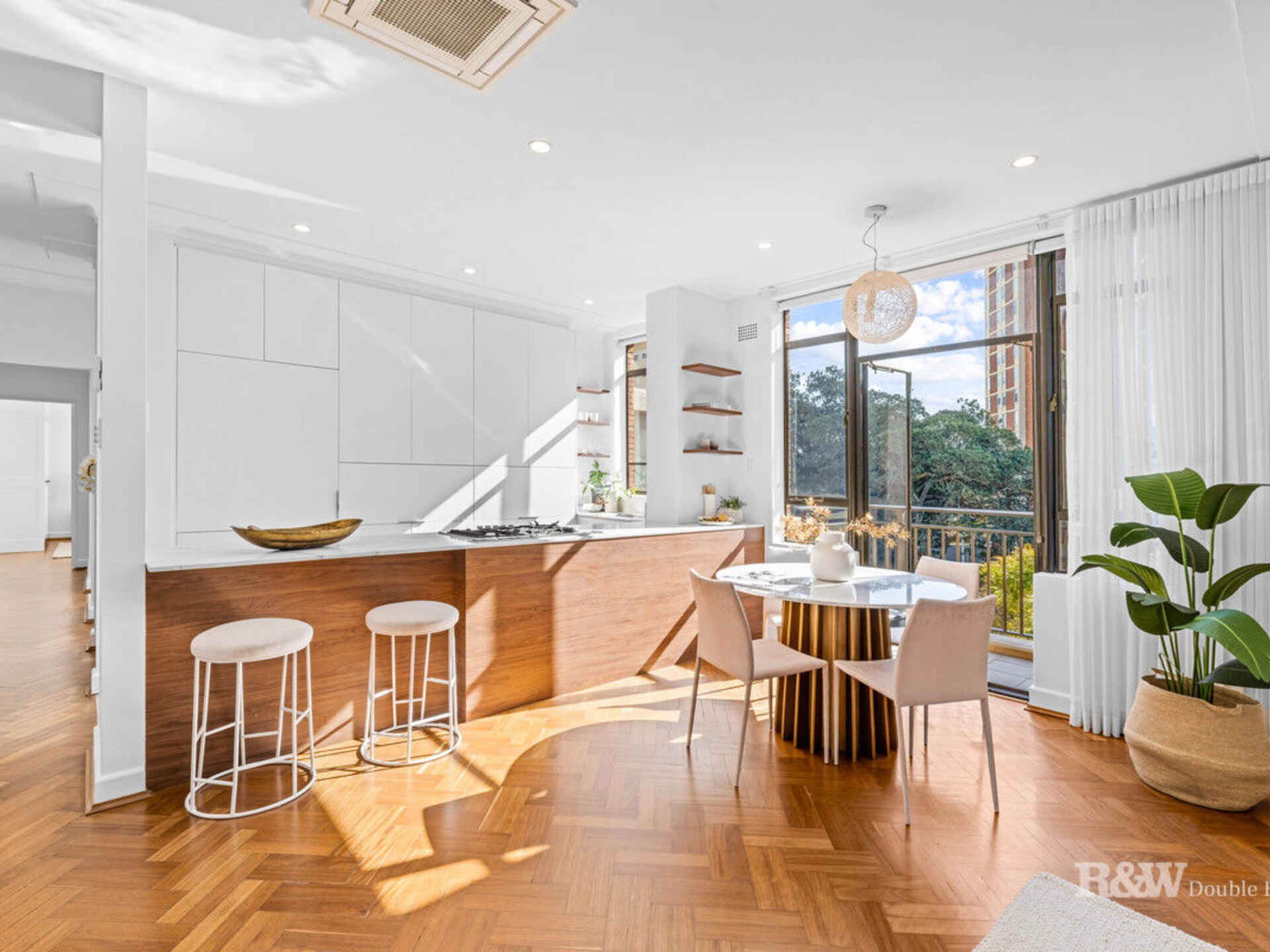504/109 Darling Point Road Darling Point