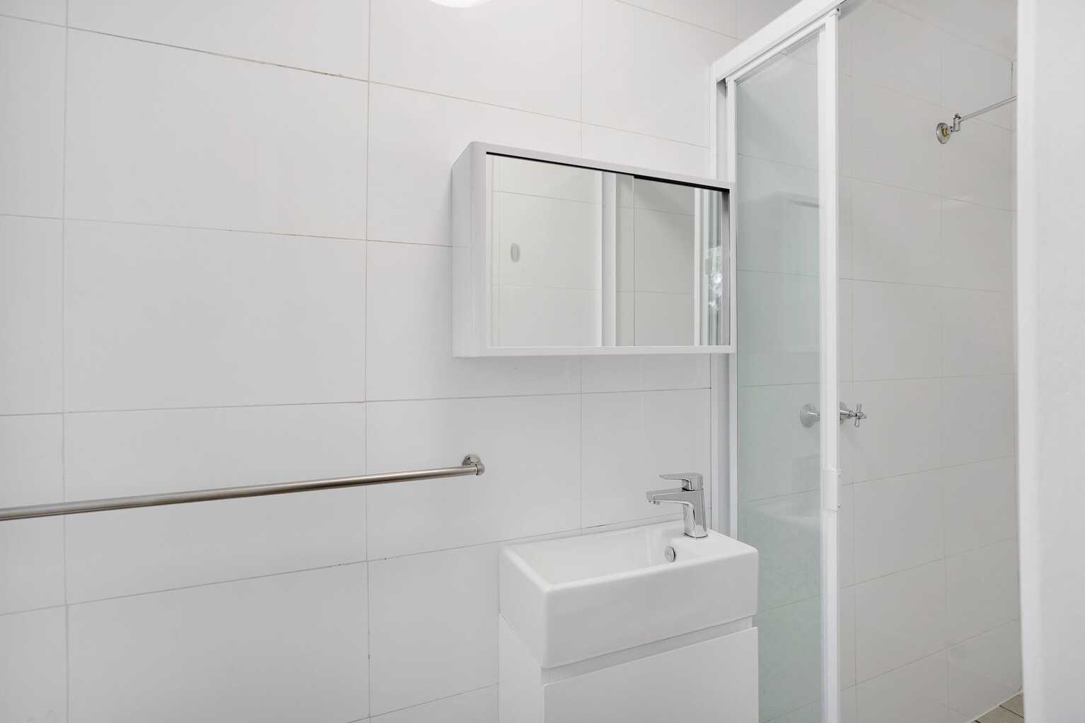 12/76 Elizabeth Bay Road Elizabeth Bay 12/76 Elizabeth Bay Road Elizabeth Bay