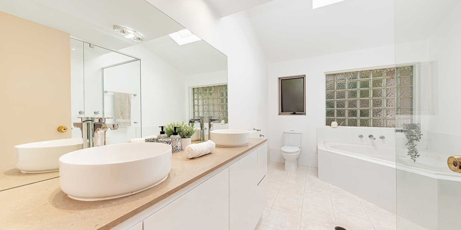2/42A Pine Street East Cammeray 2/42A Pine Street East Cammeray