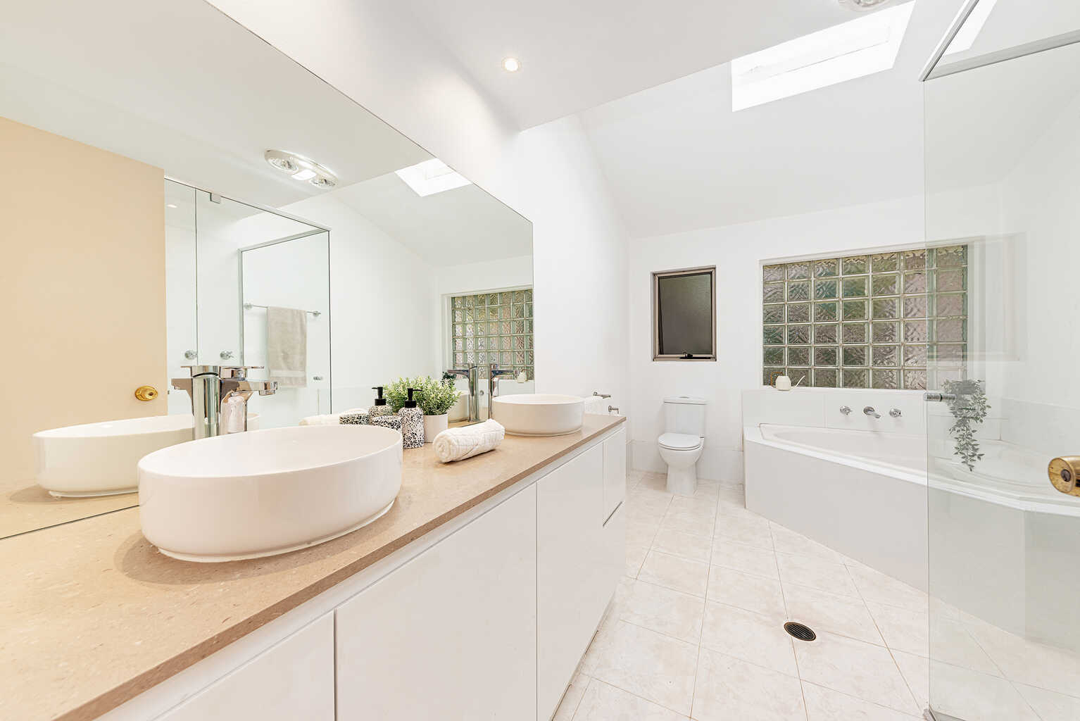 2/42A Pine Street East Cammeray 2/42A Pine Street East Cammeray