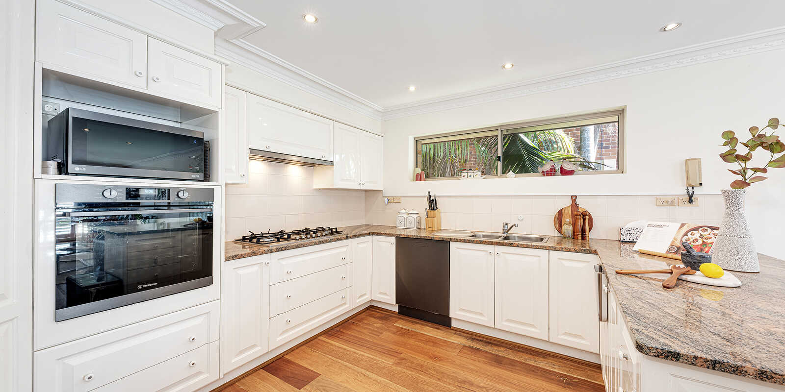 2/42A Pine Street East Cammeray 2/42A Pine Street East Cammeray