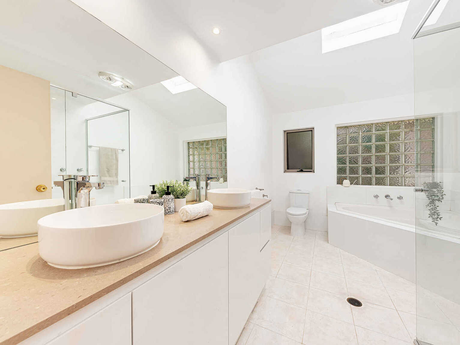 2/42A Pine Street East Cammeray 2/42A Pine Street East Cammeray