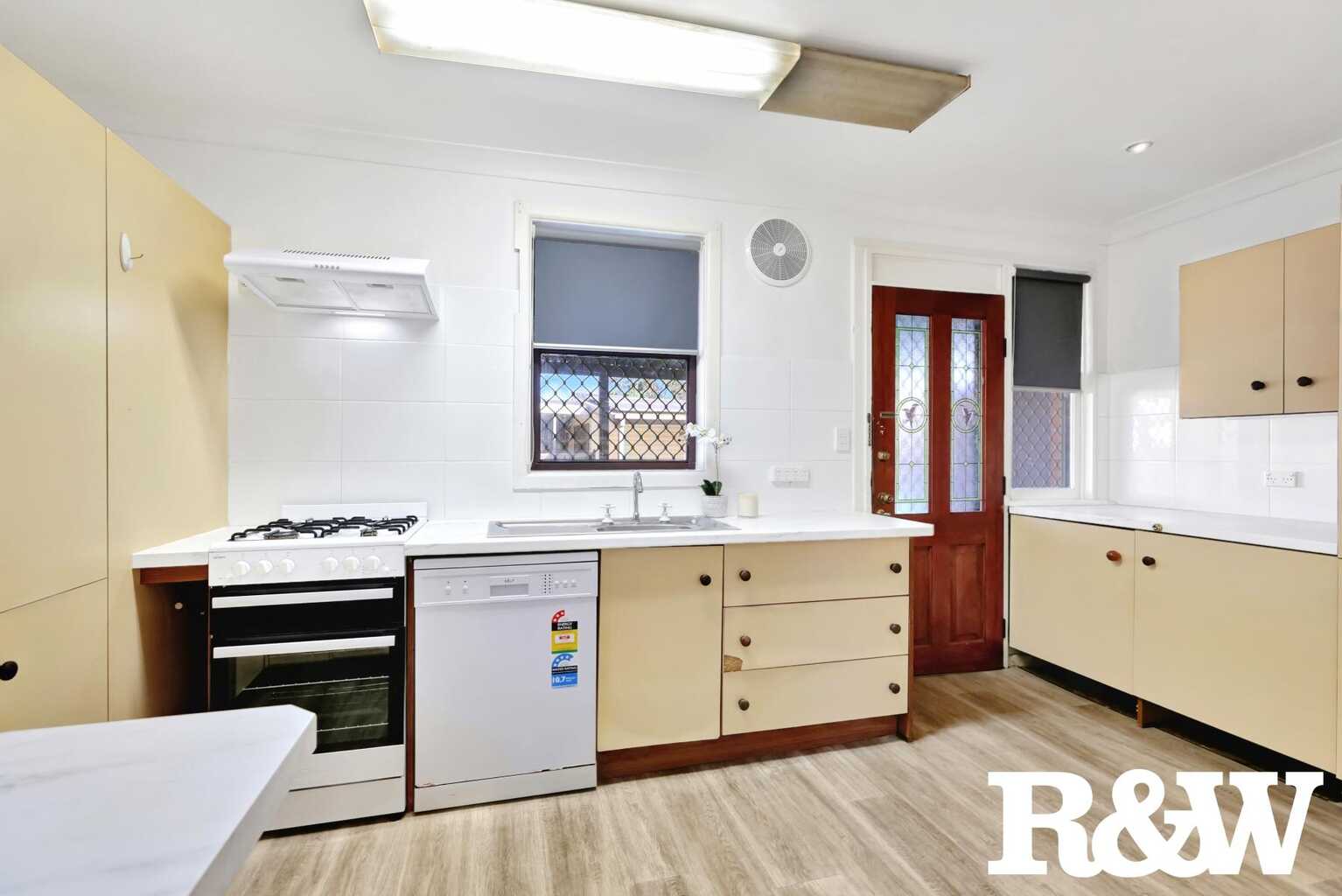 36 Gasmata Crescent Whalan 36 Gasmata Crescent Whalan