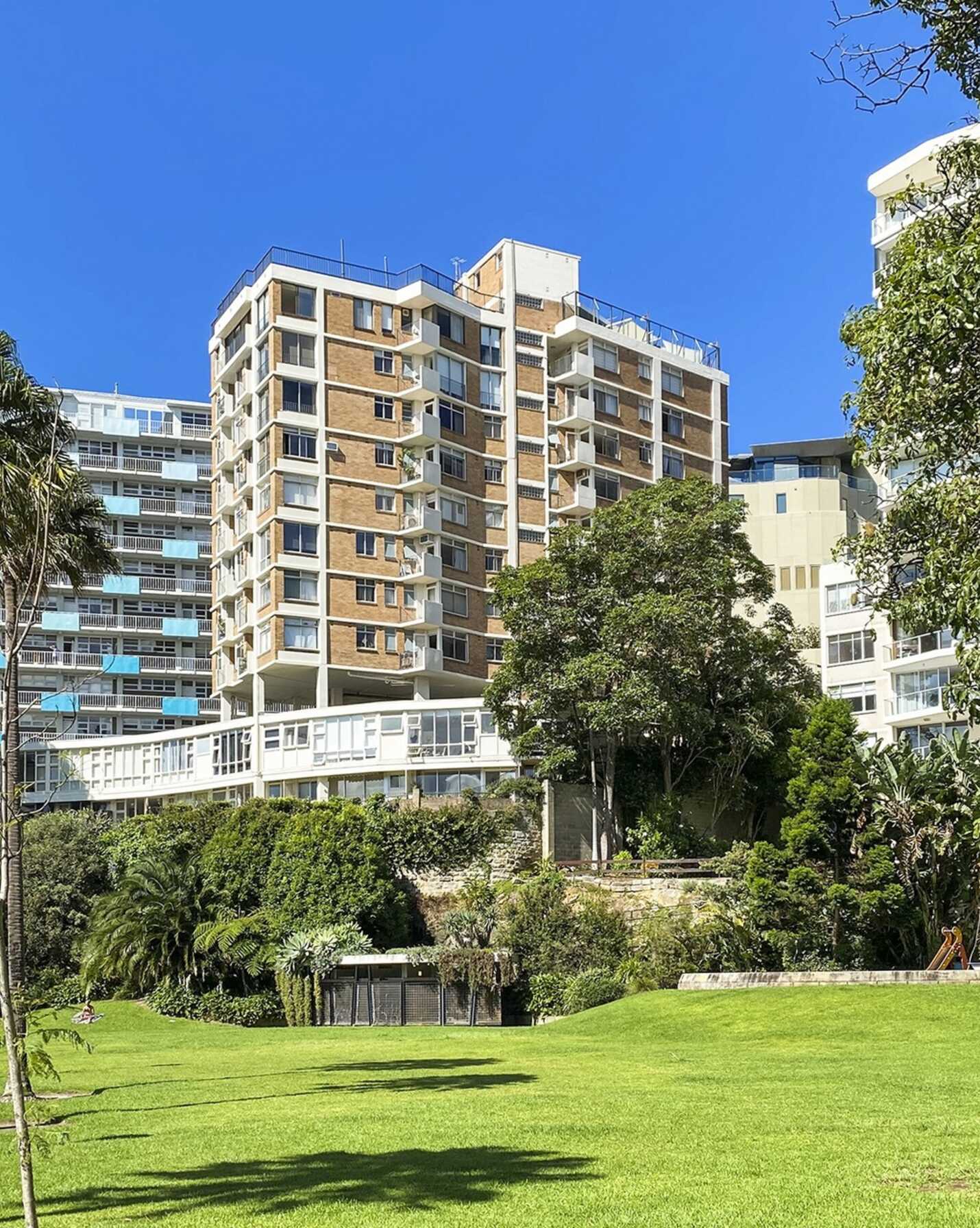 53/5-7 Esplanade Elizabeth Bay, Bay - Thumbnail 4