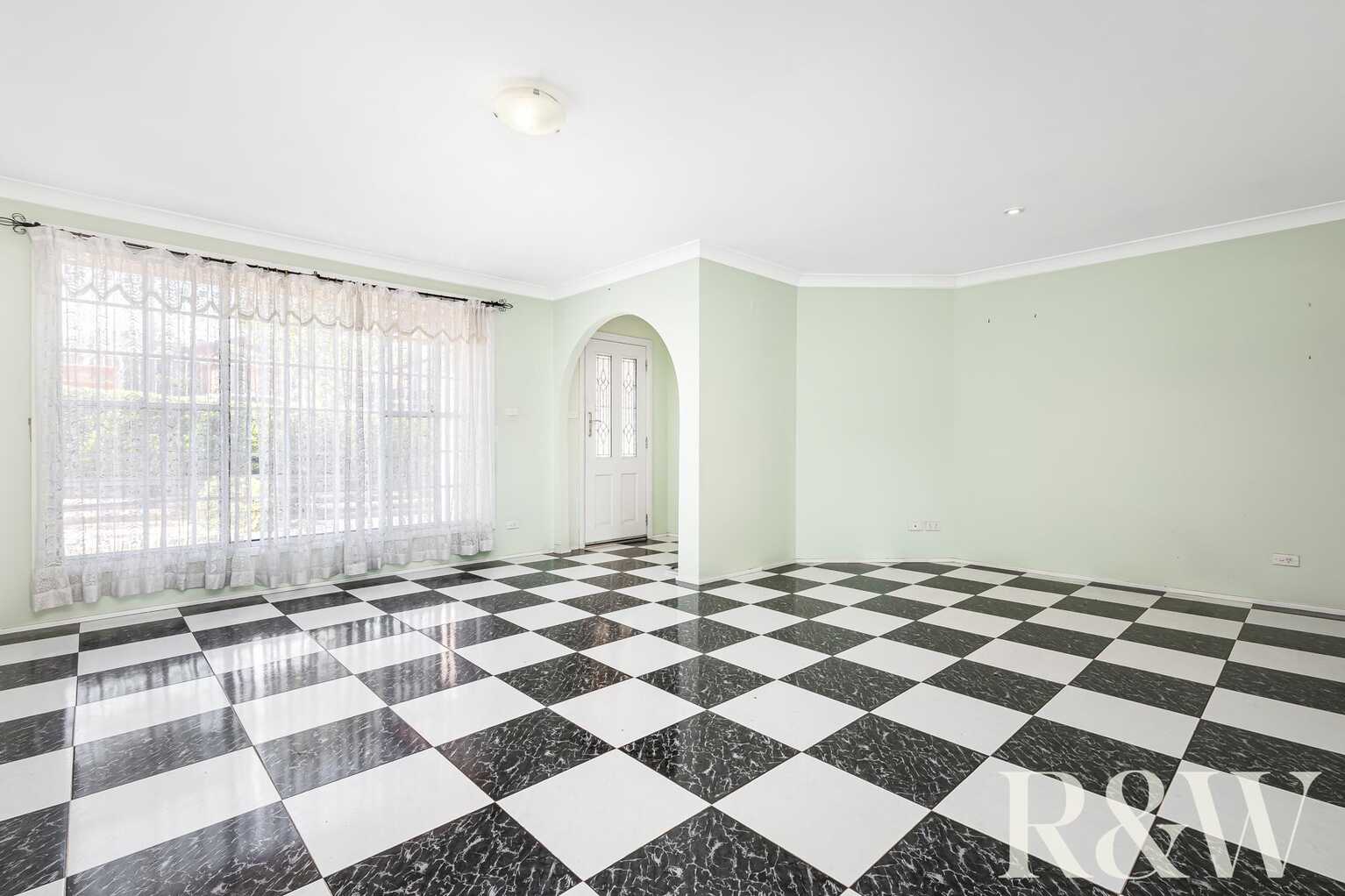 74 Minchin Drive Minchinbury